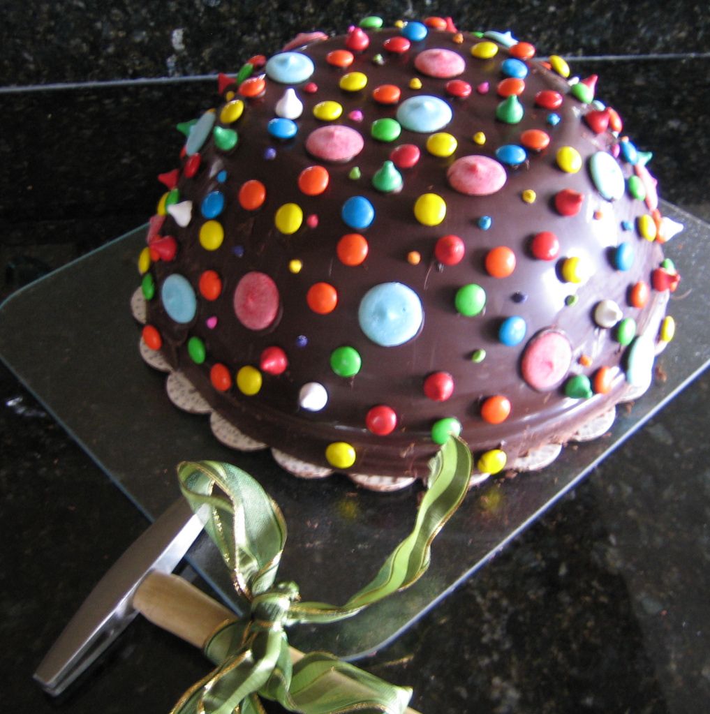 Surprise Pinata Cake Take Over Internet; Smash The Cake To Unravel Goodies