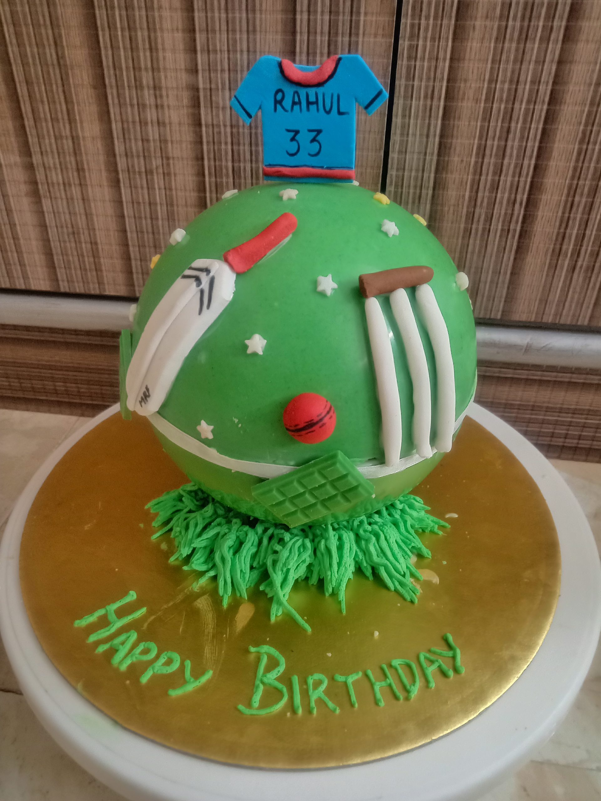 Order Online 10th Birthday Cricket theme Cake for Your Best friend- Giftzbag